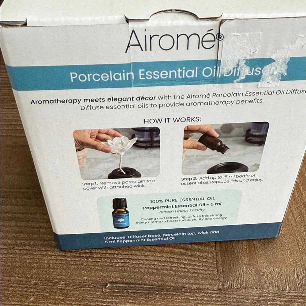 Airome Porcelain Essential Oil Diffuser - With 4 Pack of Sand and Fog Oils NWOT - Picture 6 of 8